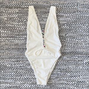 INCA PRINT DETAILED LACE UP SWIMSUIT. IVORY SIZE S